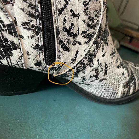 Nasty Gal - Snake the Risk Faux Leather Western Boots, Sz 9 - Picture 5 of 7